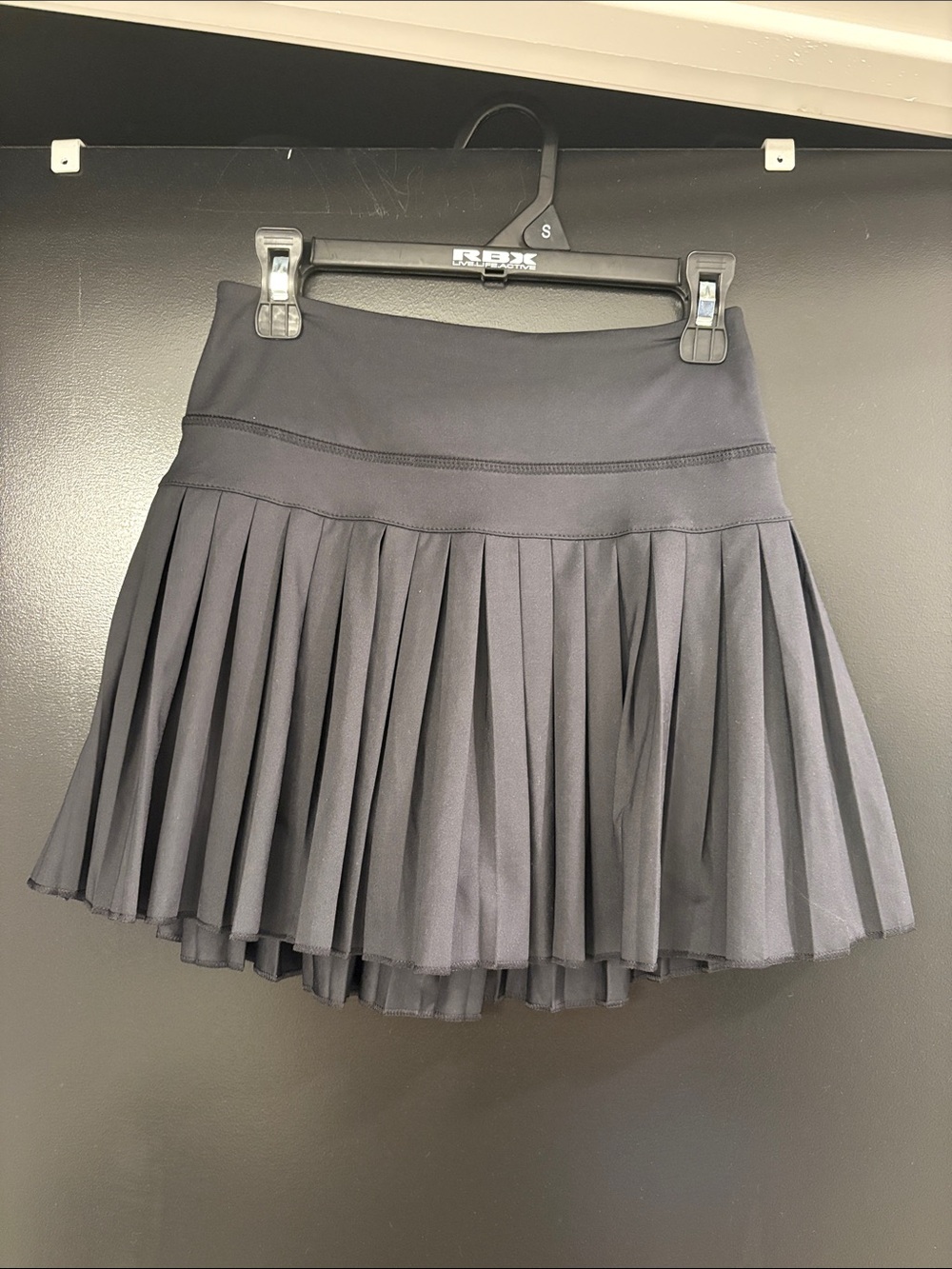 Goldhinge Black Pleated Tennis Skirt